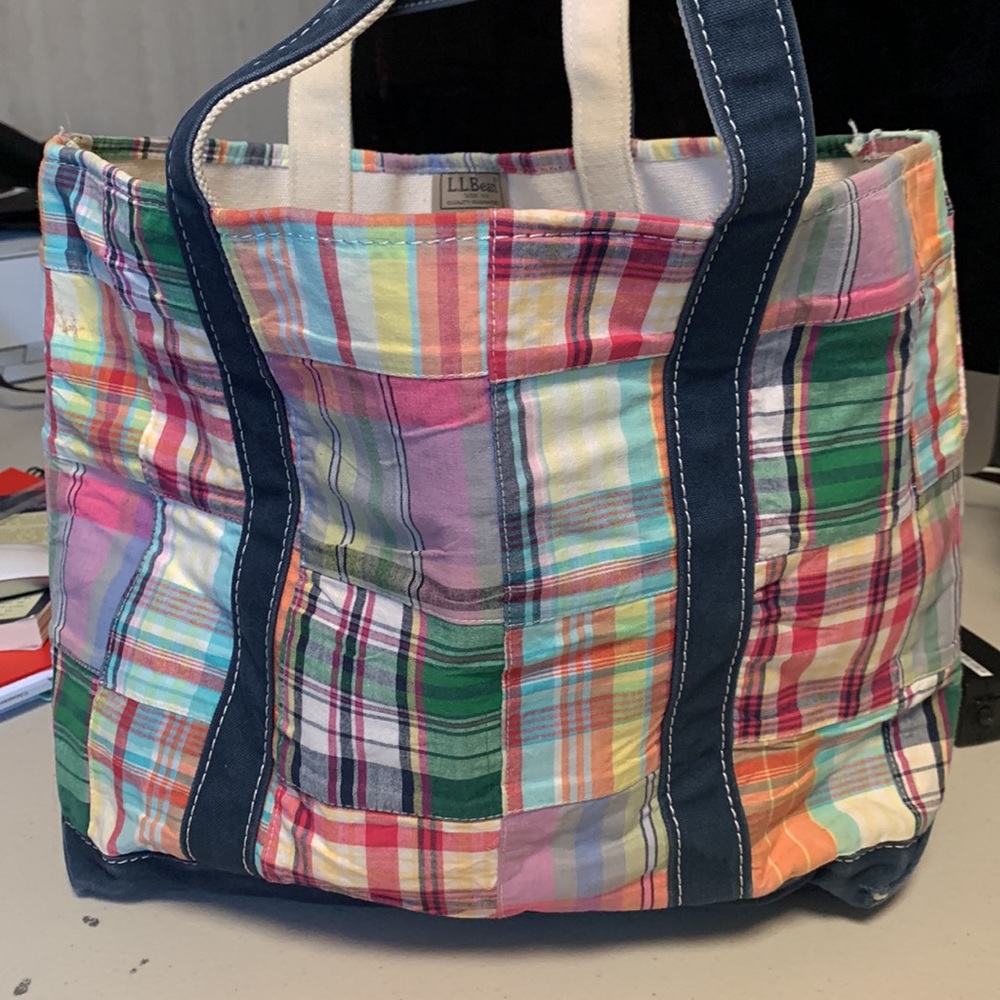 LLBean tote bag @ 13x14 some wear and tear but a cute bag!
